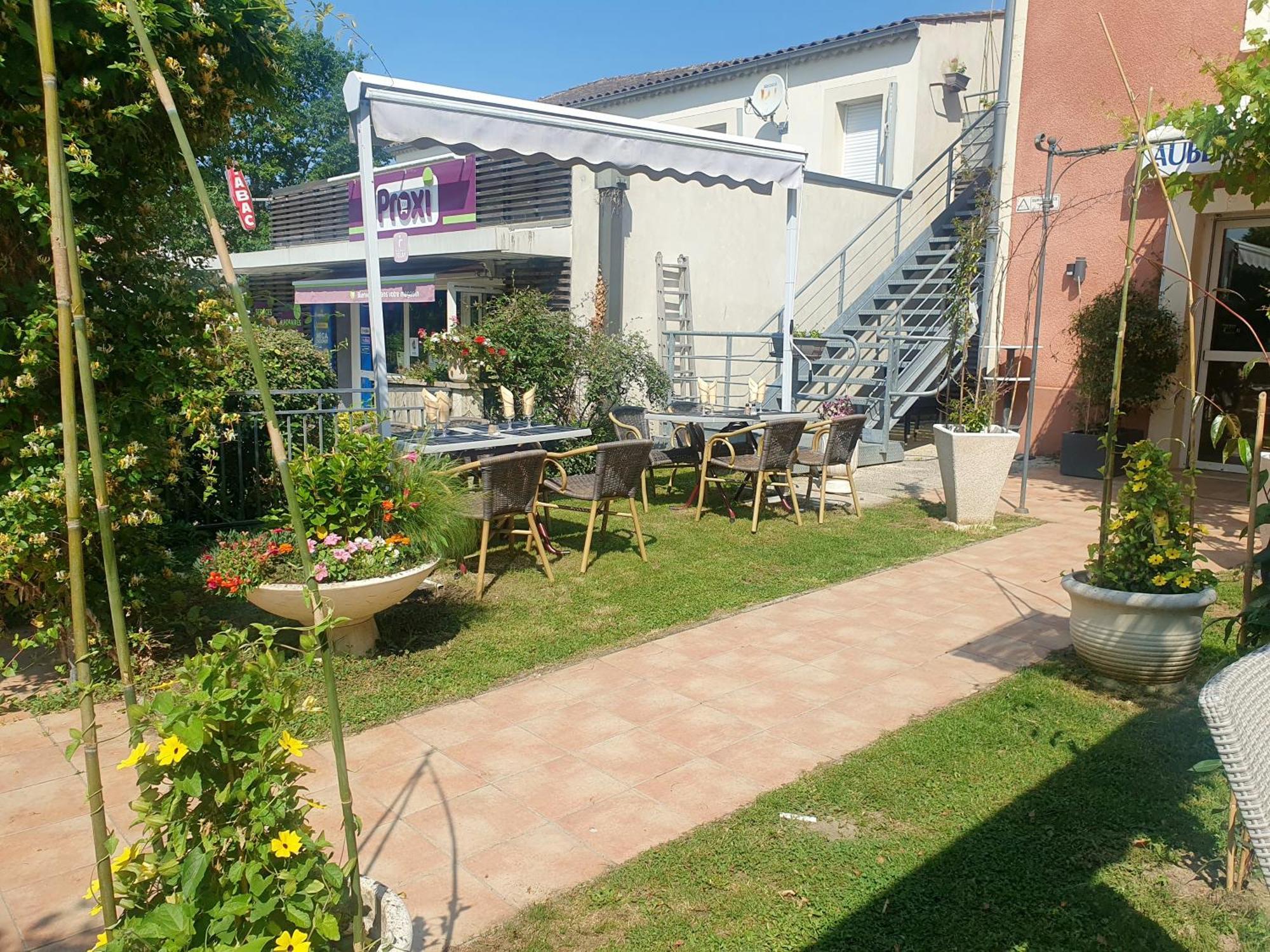 Auberge Des Lacs Bleus Clérac المظهر الخارجي الصورة