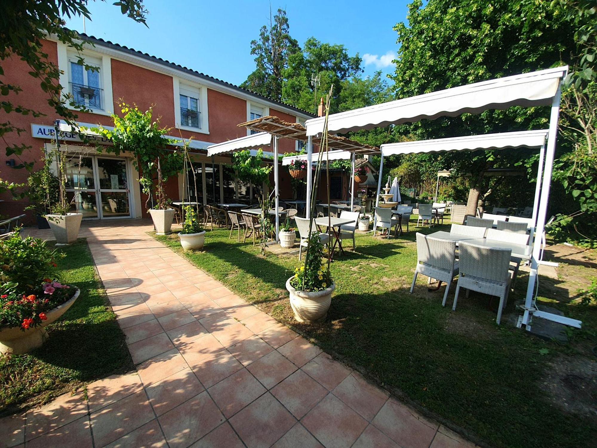 Auberge Des Lacs Bleus Clérac المظهر الخارجي الصورة