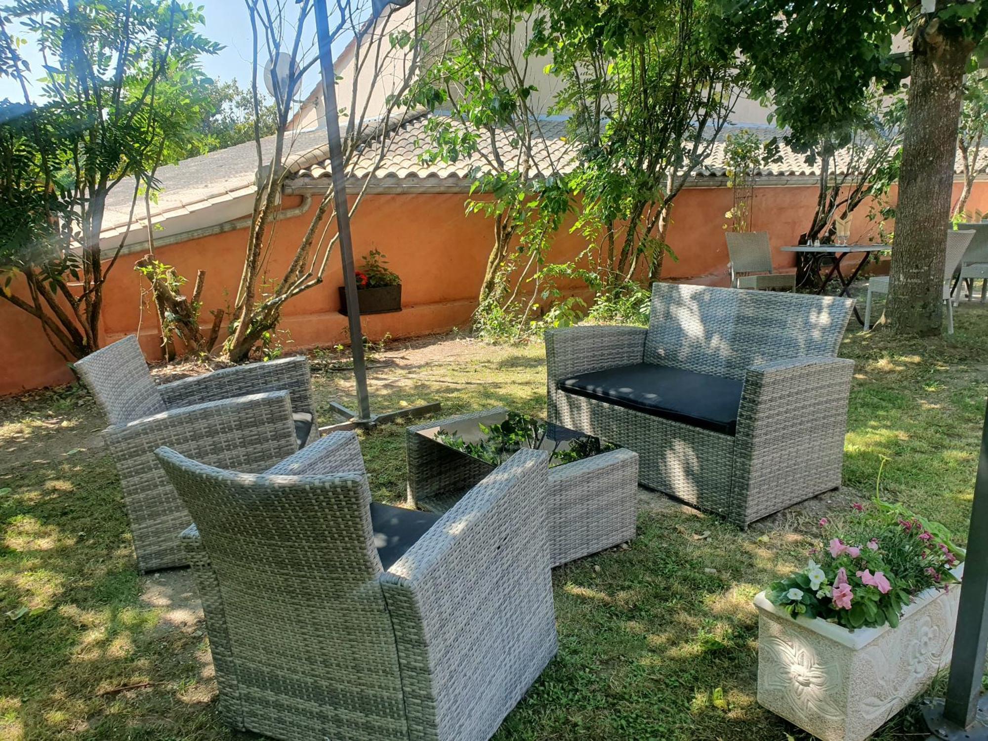 Auberge Des Lacs Bleus Clérac المظهر الخارجي الصورة