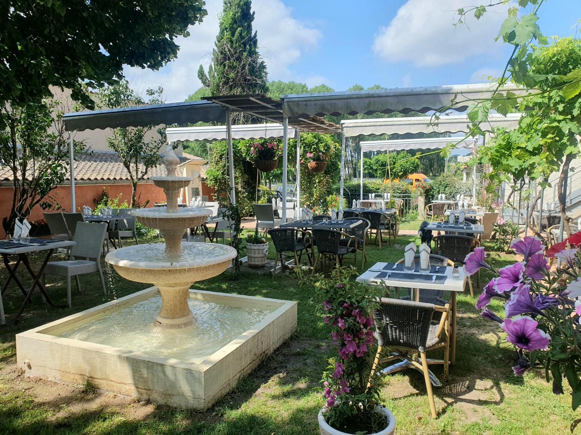 Auberge Des Lacs Bleus Clérac المظهر الخارجي الصورة